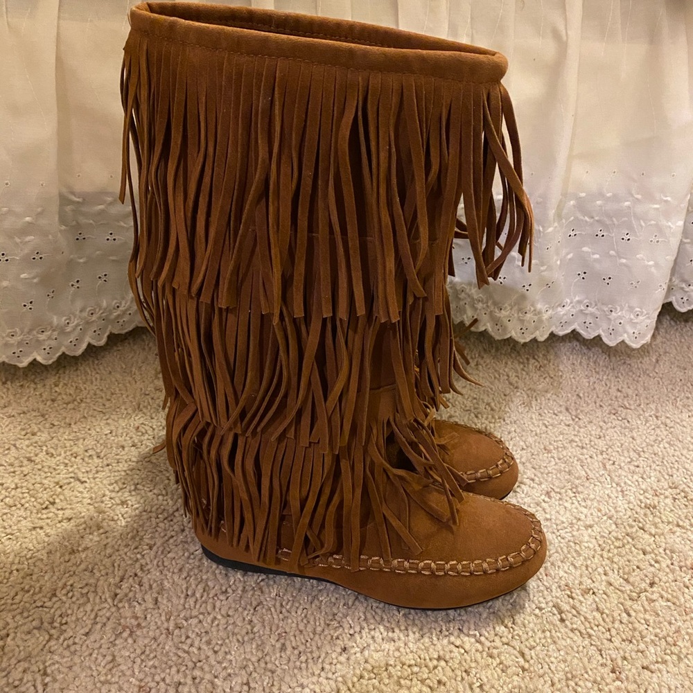 Fringe boots